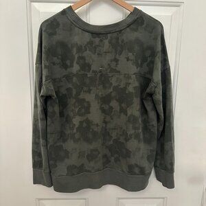 Cozy Green Camo Mondetta Crewneck Sweatshirt | Large
